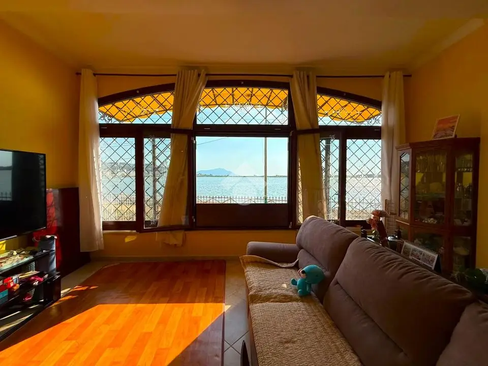 7 bedroom Villa for sale in Bacoli