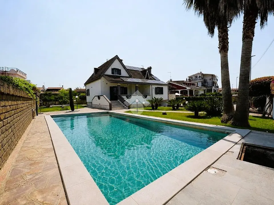 Villa singola in vendita a Ardea