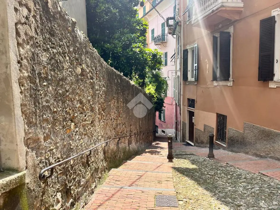 5 locali in vendita a Genova