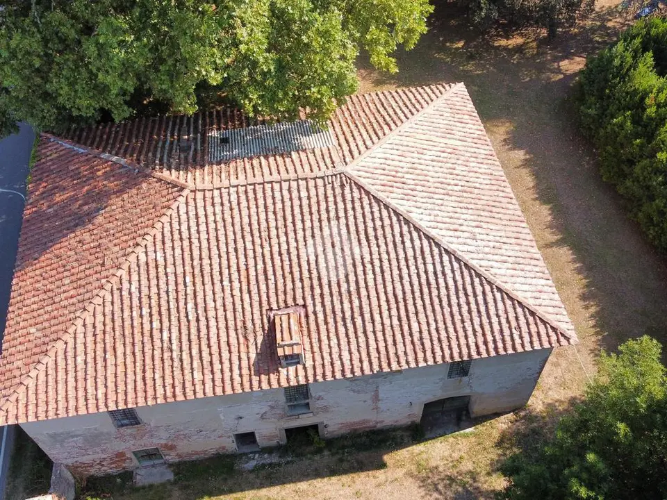 Porzione di bifamiliare in vendita a Cascina