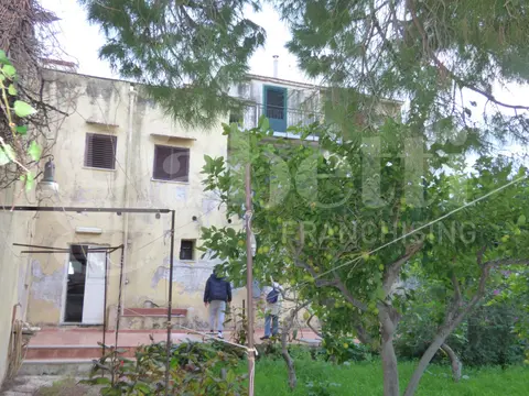 Casa Indipendente in Via Milioti 31, Carini (PA)