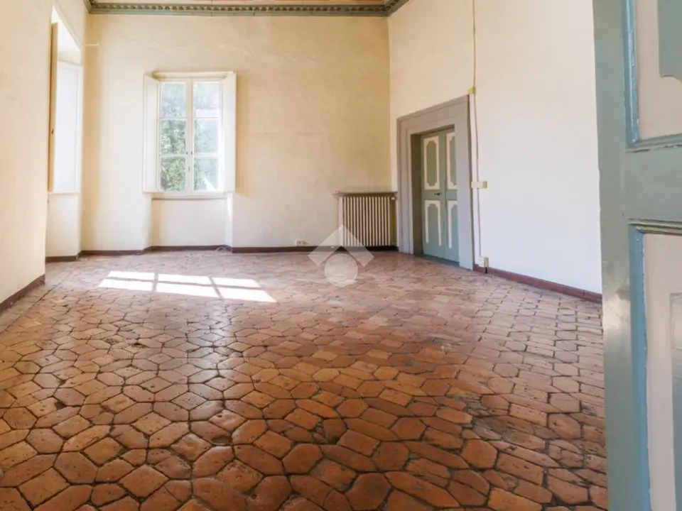 5 locali in vendita a Città Di Castello