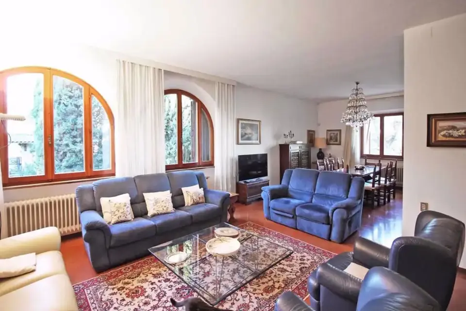 Casa Indipendente a Ostra Vetere (AN) 350 m², 13 locali, 3 bagni