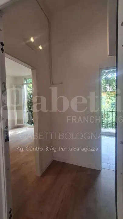 Appartamento in VIA DE CHIARI, Bologna (BO)
