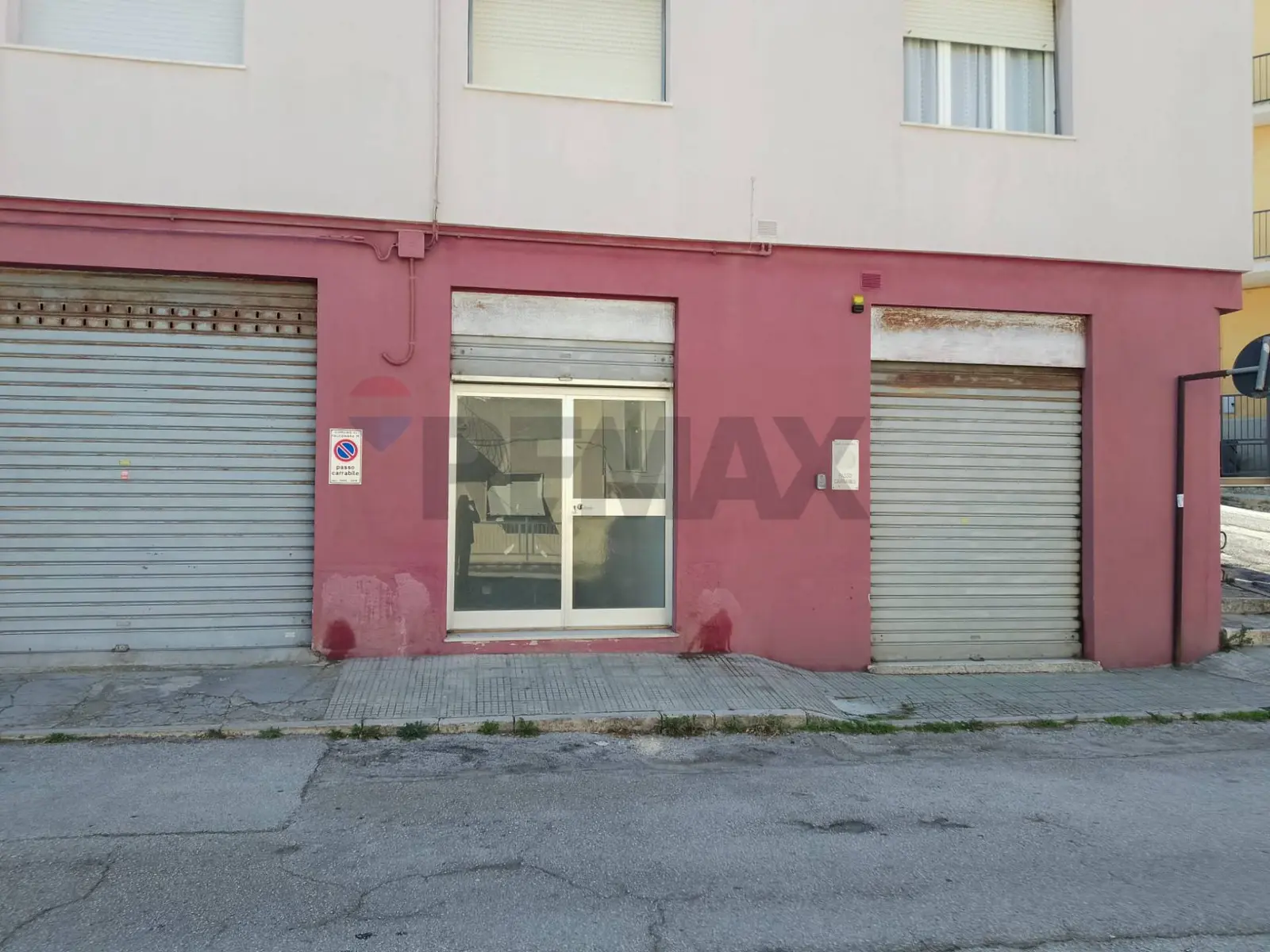 Magazzino in Vendita a Falconara Marittima