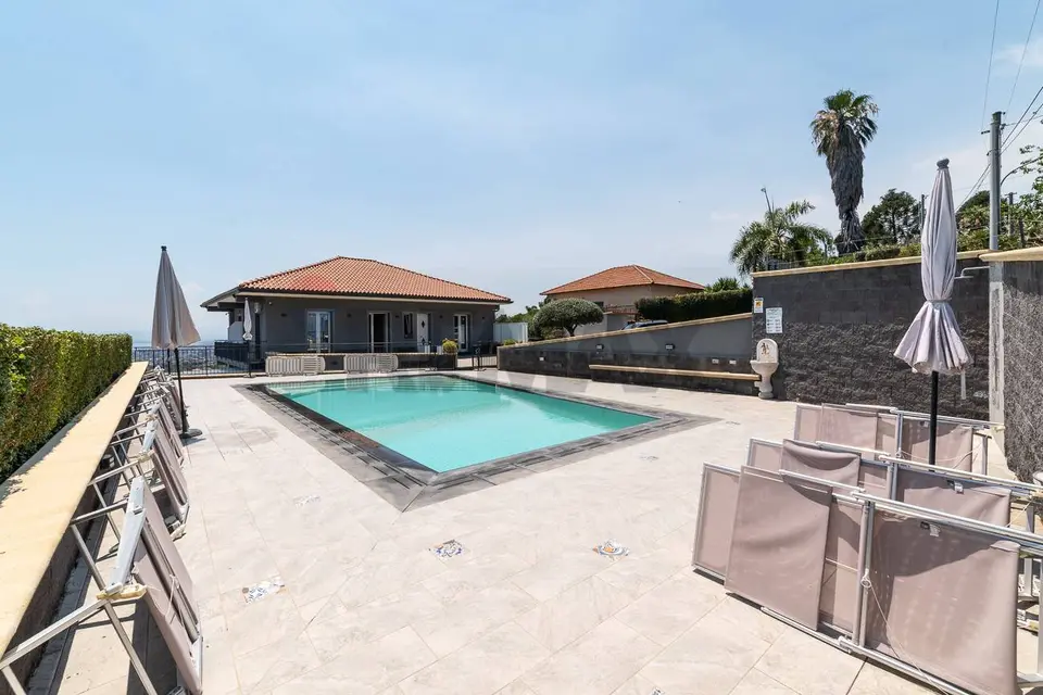 Villa singola in Vendita a Aci Castello