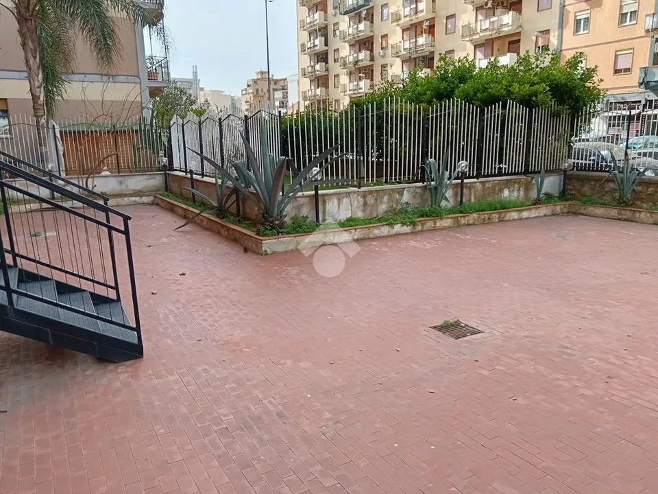 Quadrilocale in vendita a Palermo