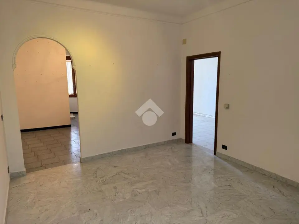 5 locali in vendita a Genova