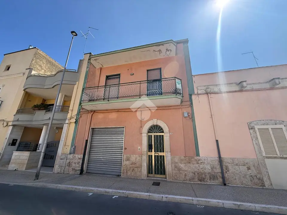 Casa indipendente in vendita a Cassano Delle Murge