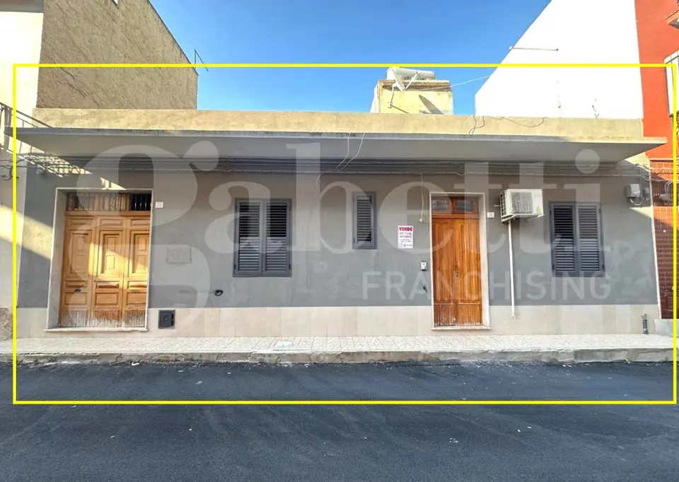 Casa Indipendente in VIA ALFREDO CATALANI 19-21, Avola (SR)