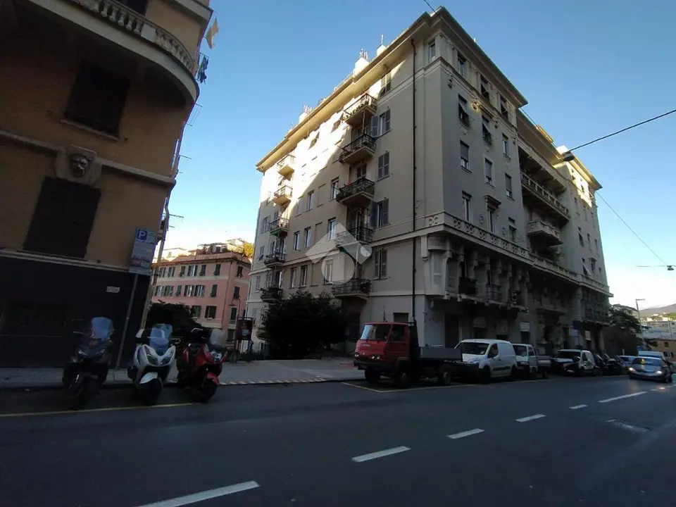 5 locali in vendita a Genova