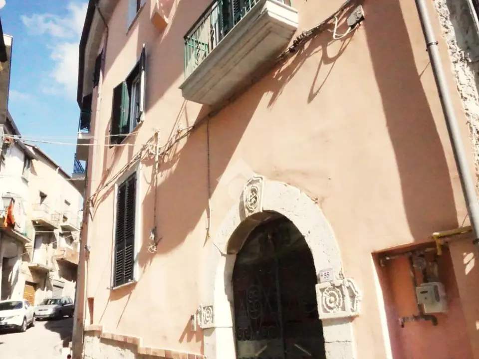 Box / posti auto in vendita a Montecorvino Rovella