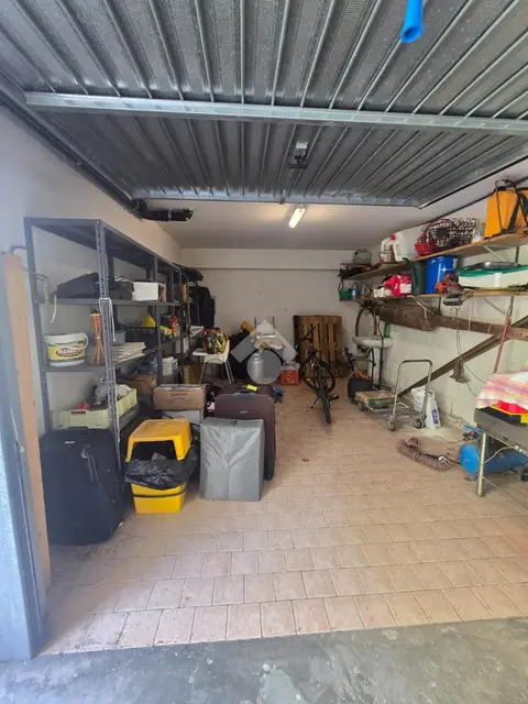 Box / posti auto in vendita a Rimini