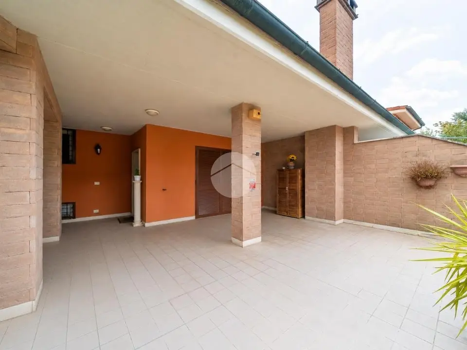Villa a schiera in vendita a Guidonia Montecelio