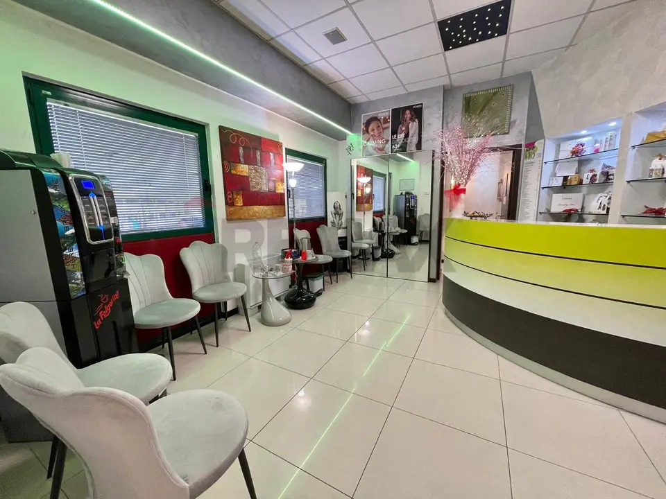 Locale Commerciale in Vendita a Villa Guardia