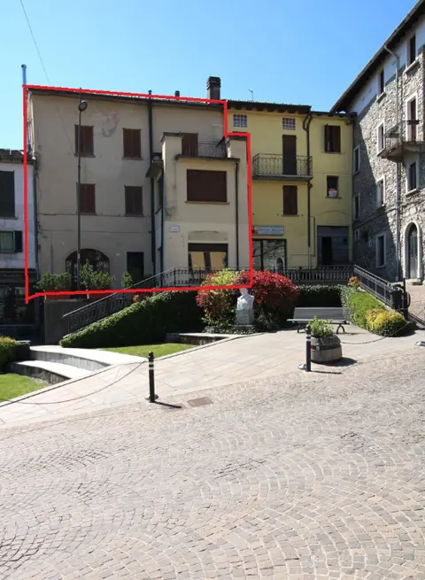 Casa Indipendente in Piazza Garibaldi 5, Alta Valle Intelvi (CO)