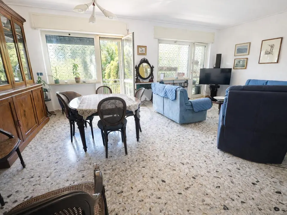5 locali in vendita a Napoli