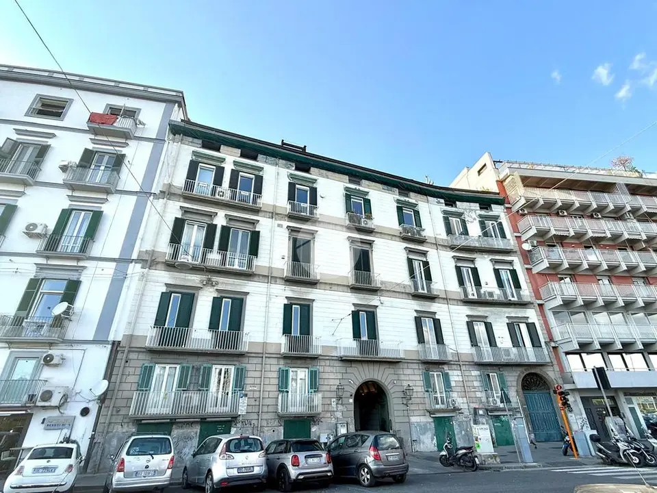 Quadrilocale in affitto a Napoli