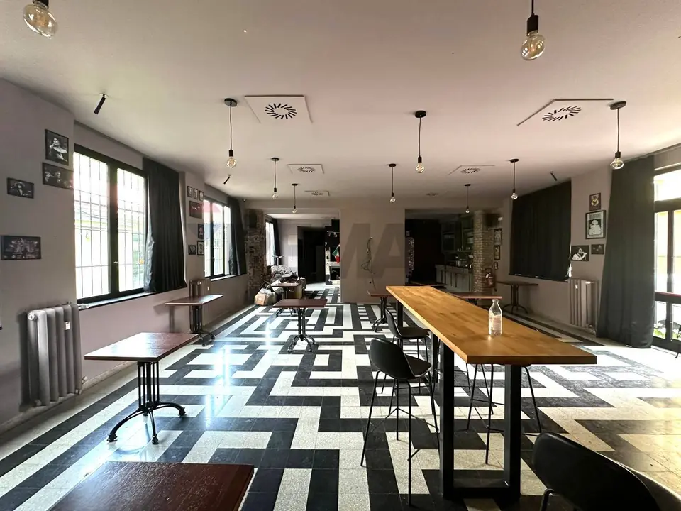 Locale Commerciale in Affitto a Milano