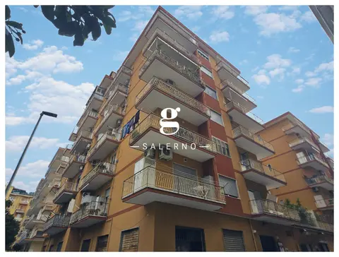 Appartamento in Via Antonio Barone , Salerno (SA)