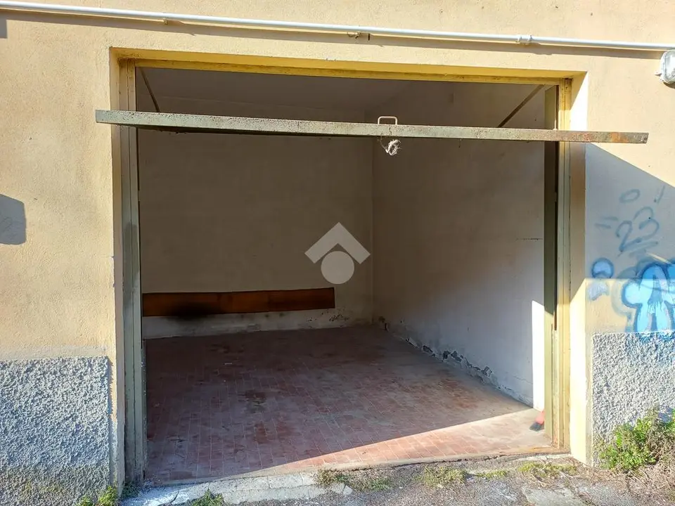 Box / posti auto in vendita a Ronco Scrivia