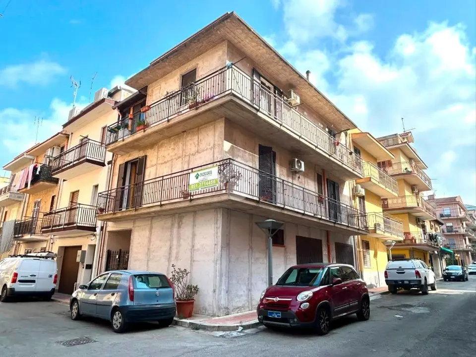 Palazzina in vendita a Altavilla Milicia