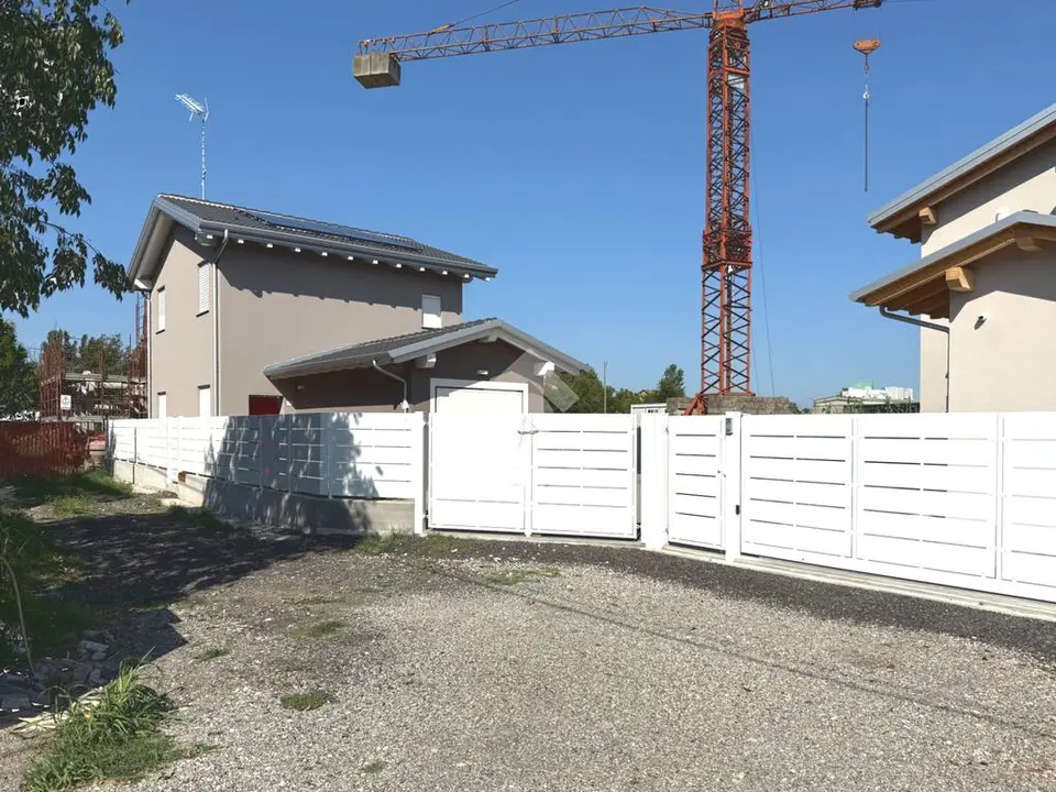 Porzione di trifamiliare in vendita a Budrio