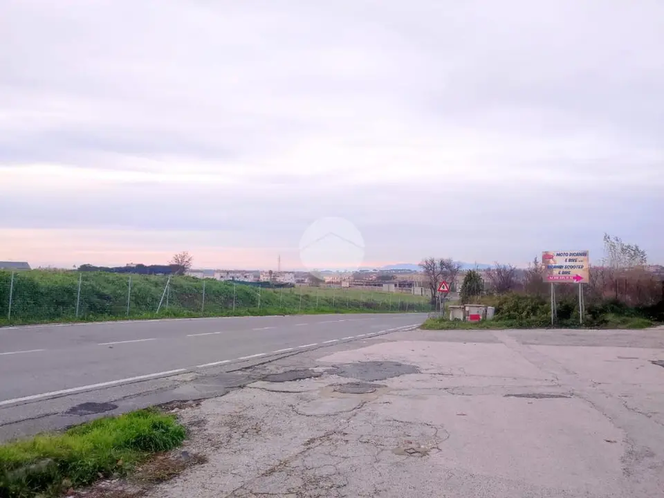 Box / posti auto in affitto a Pozzuoli