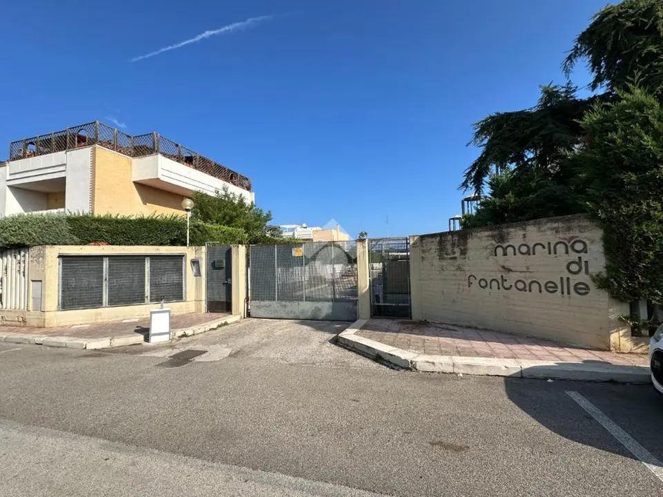 Box / posti auto in vendita a Bari