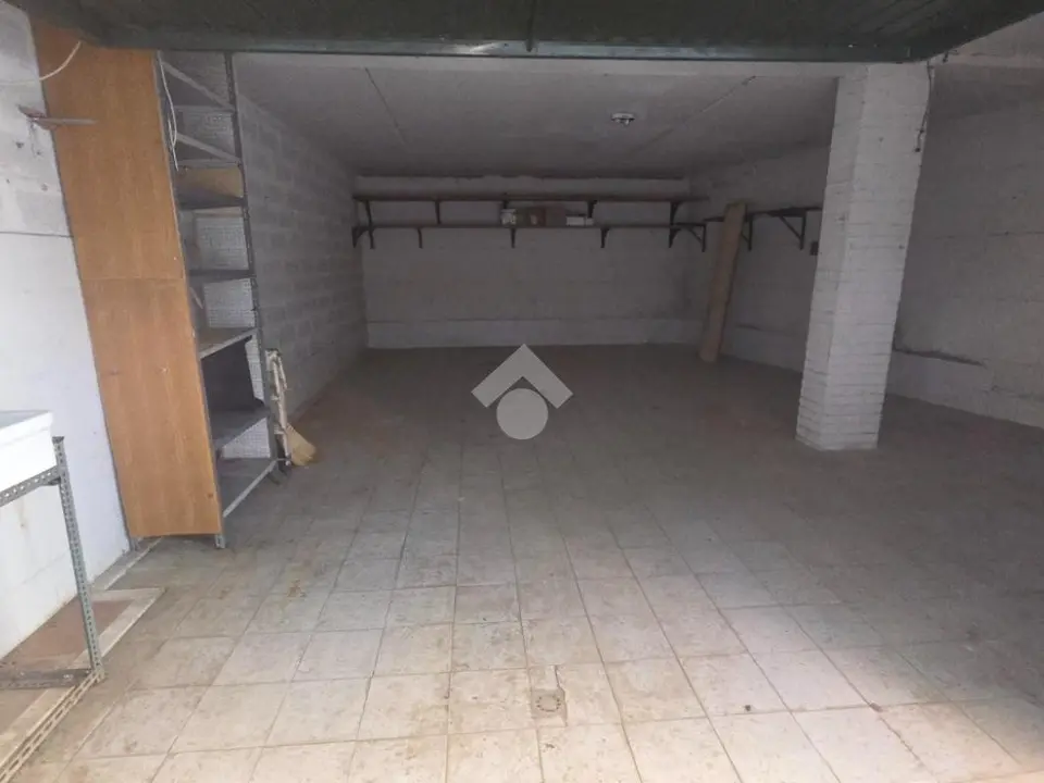 Box / posti auto in vendita a Valsamoggia