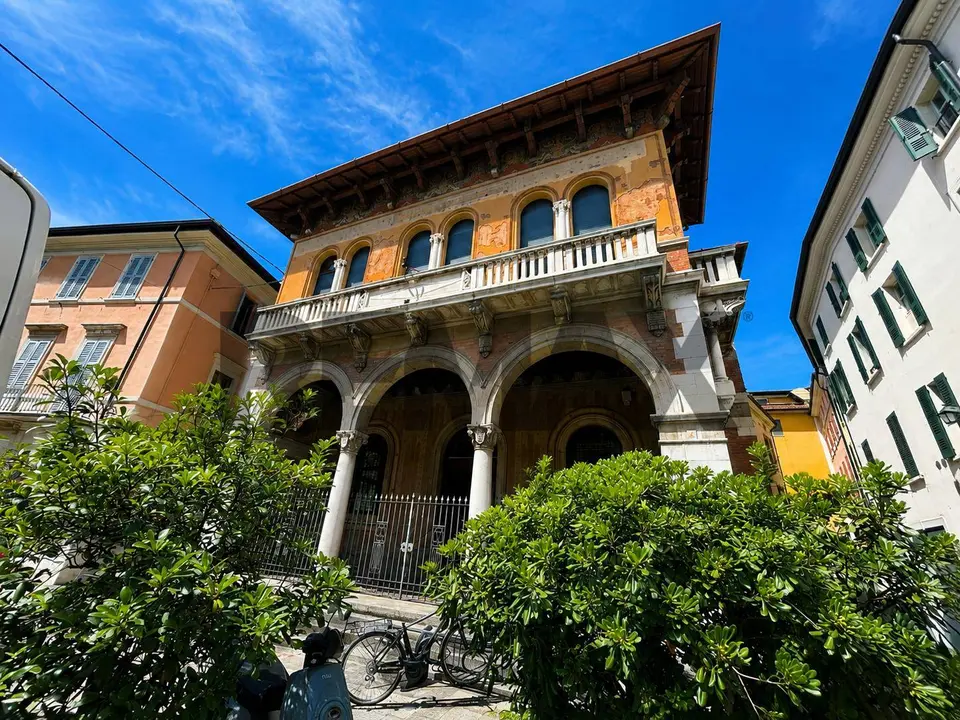 Stabile/Palazzo in Affitto a Brescia