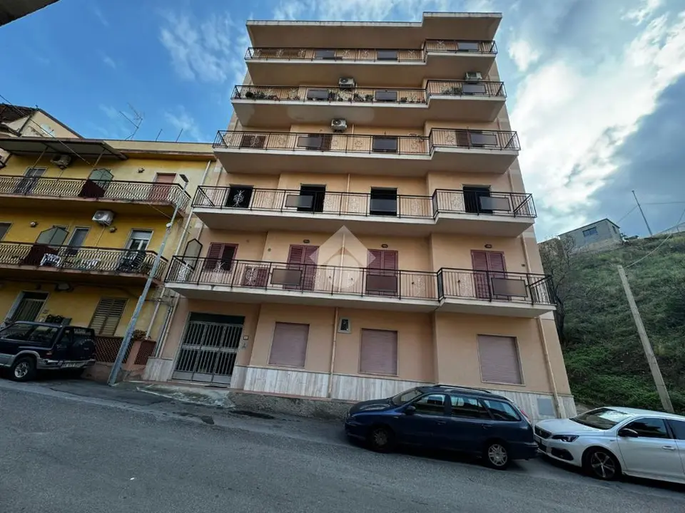 Rustico in vendita a Reggio Di Calabria