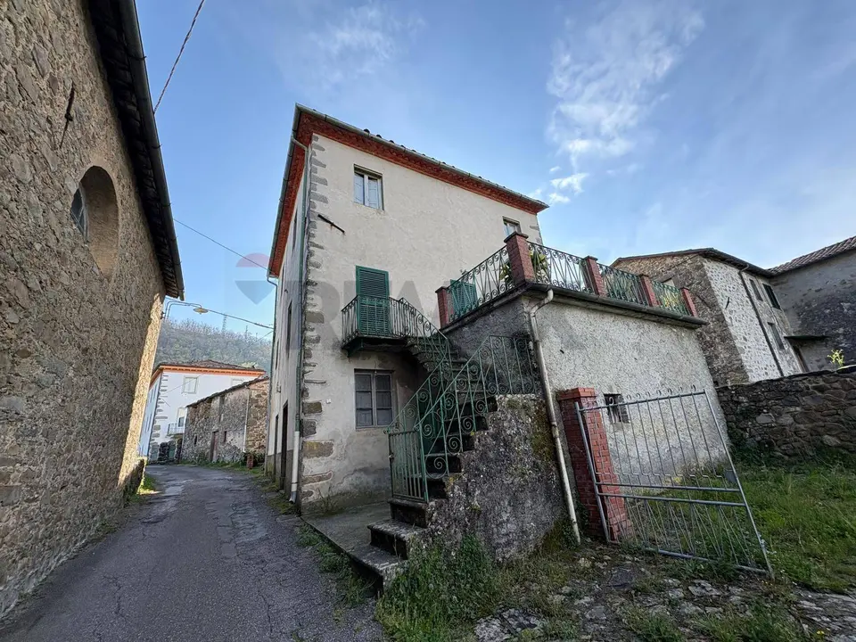 Casa Indipendente in Vendita a Bagni di Lucca