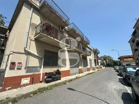 Negozio in Via Filippo Turati snc, Pace del Mela (ME)