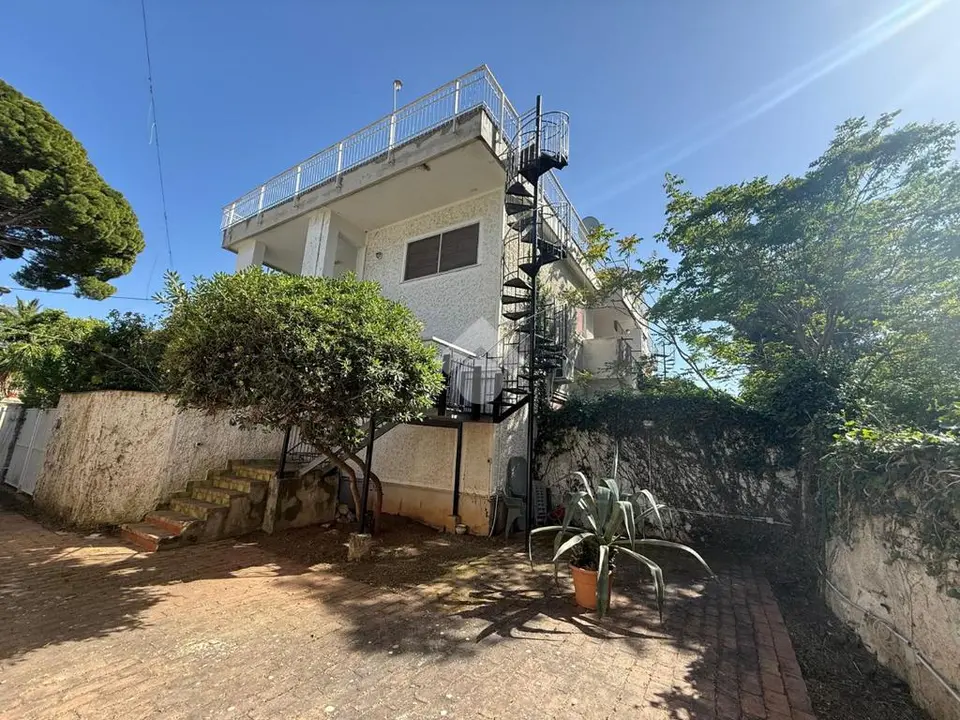 Quadrilocale in affitto a Palermo