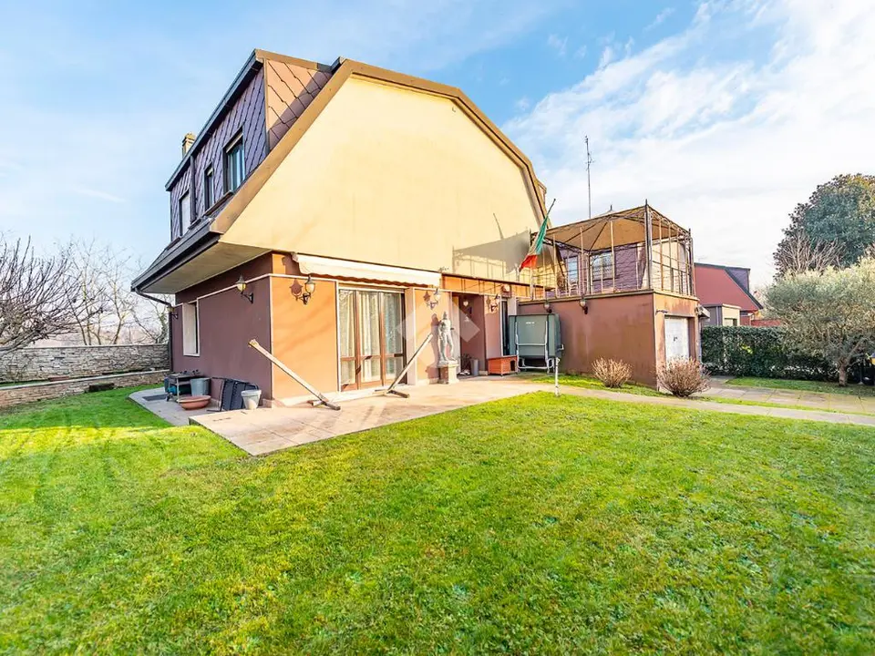 Villa singola in affitto a Arese