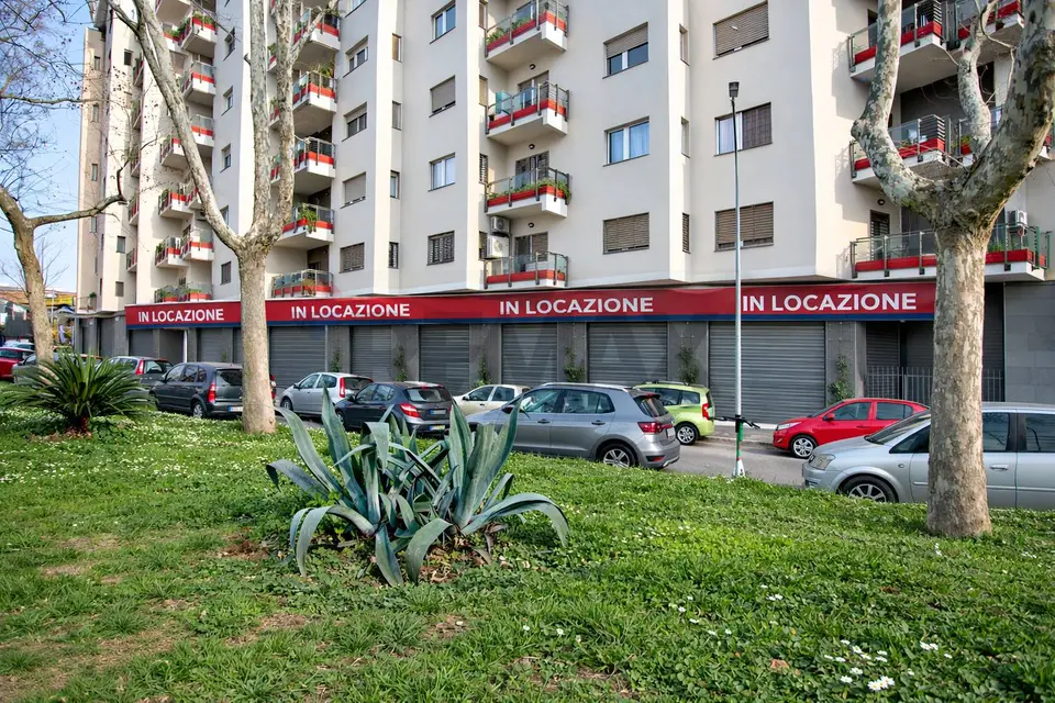 Negozio in Affitto a Roma