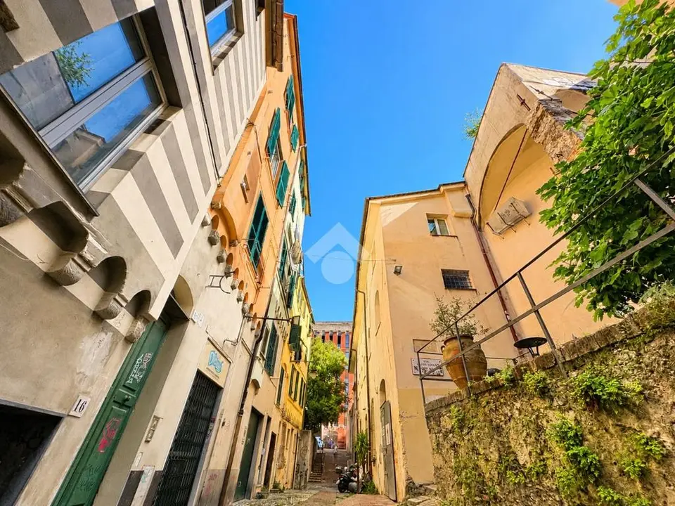 5 locali in vendita a Genova