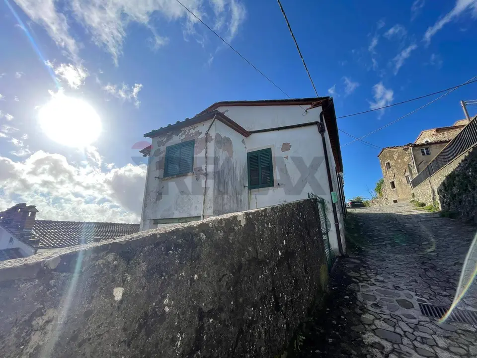 Casa Indipendente in Vendita a Bagni di Lucca