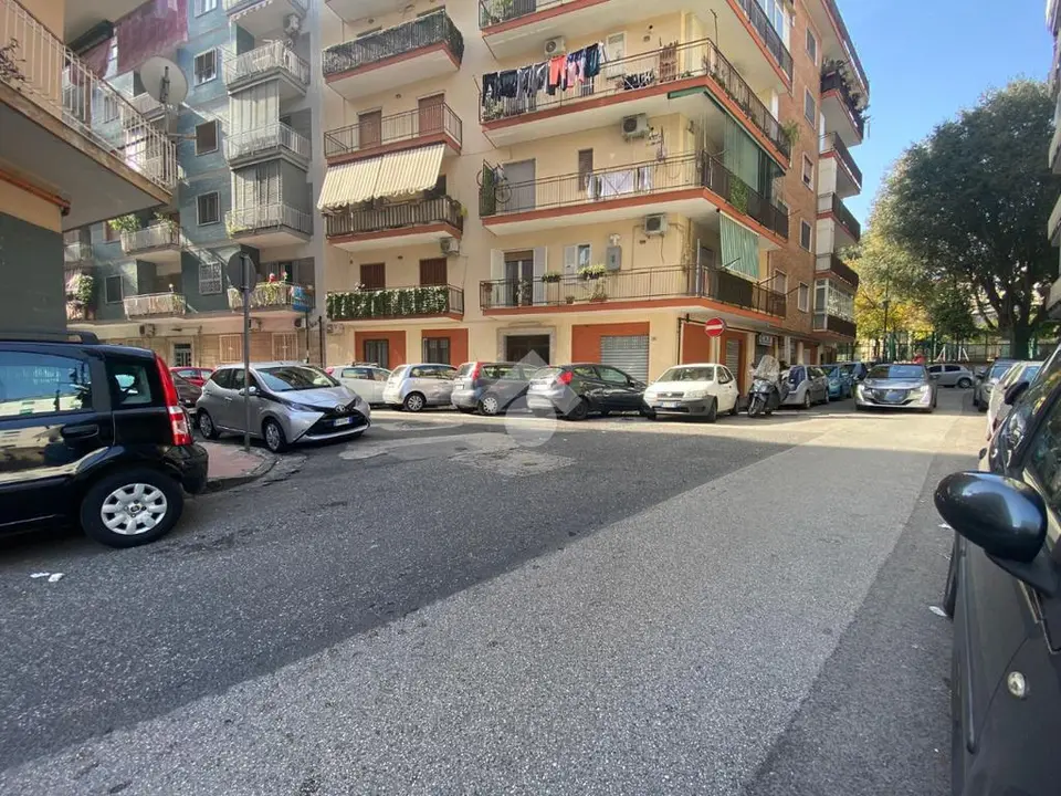 Quadrilocale in vendita a Napoli