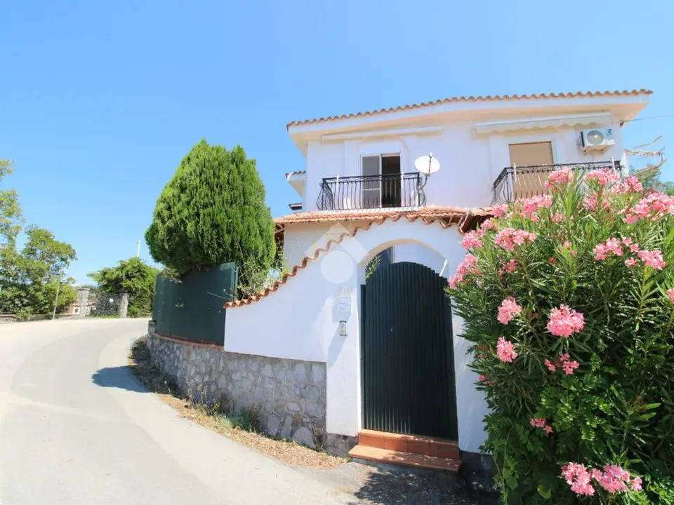 2 bedroom Villa for sale in Vibonati