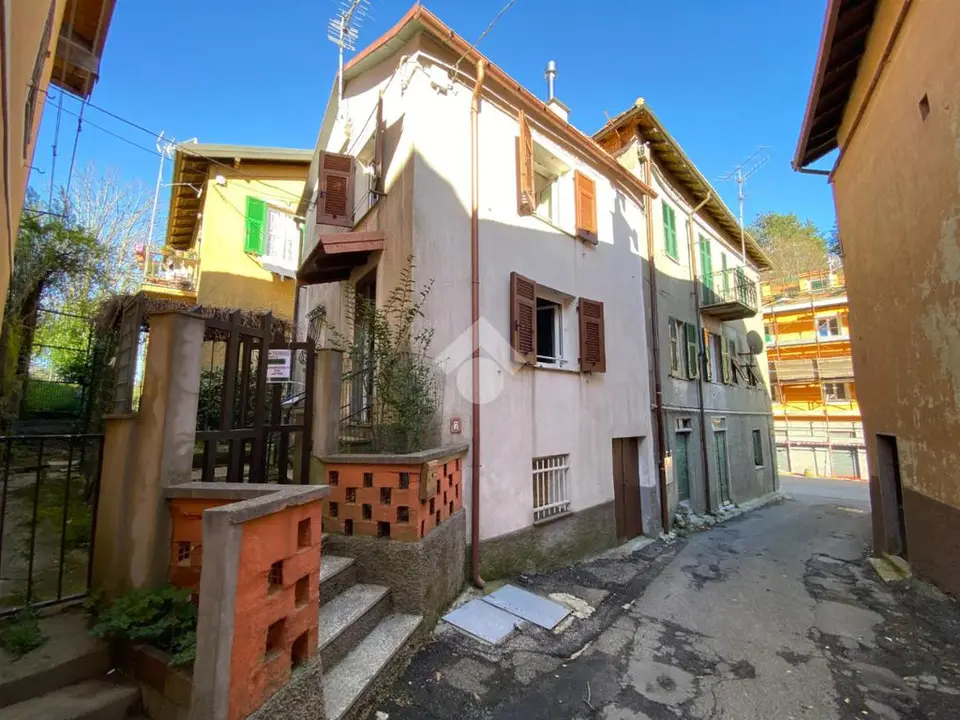 Casa semindipendente in vendita a Torriglia