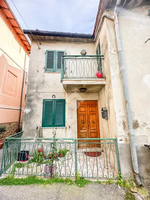5 locali in vendita a Casciana Terme Lari