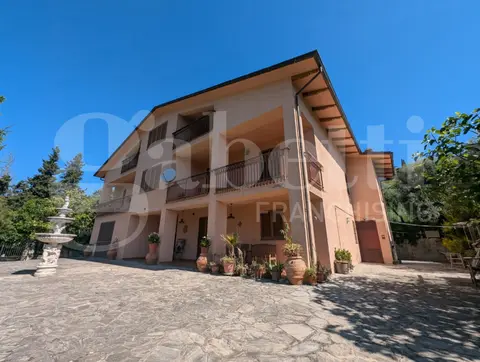 Casa Indipendente in VIA DELLA TREGGIA 33, Perugia (PG)