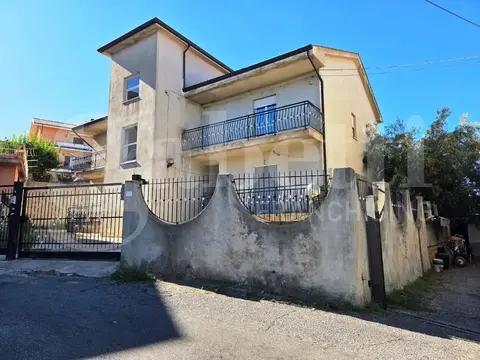 Appartamento in Via Parini 17, Marano Marchesato (CS)