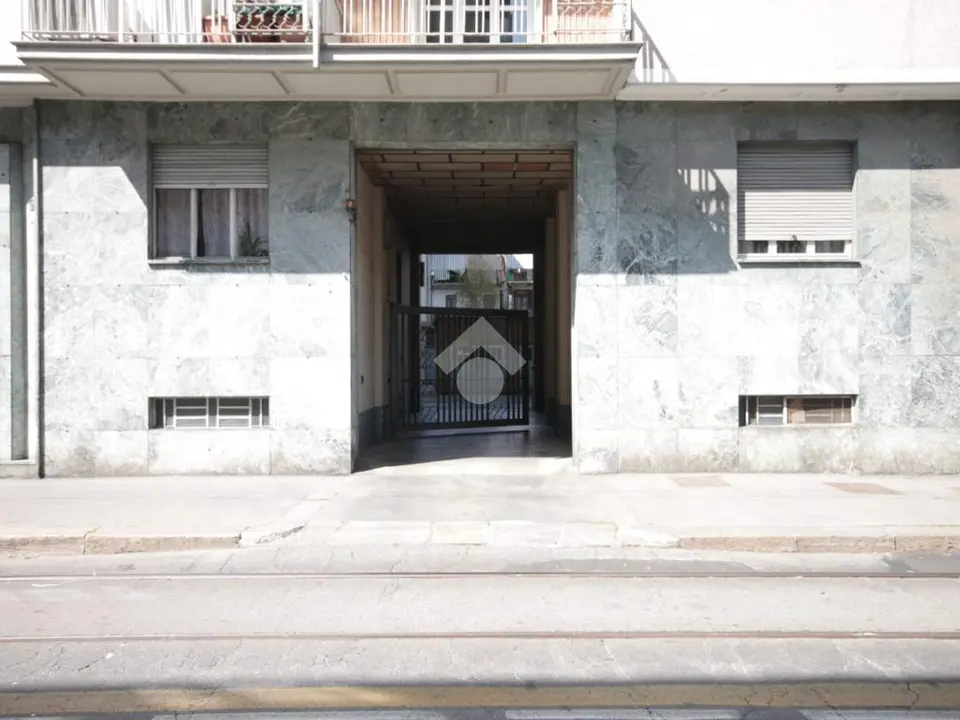Box / posti auto in vendita a Torino