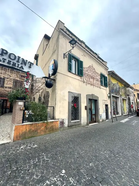 Multilocale in affitto a Colonna