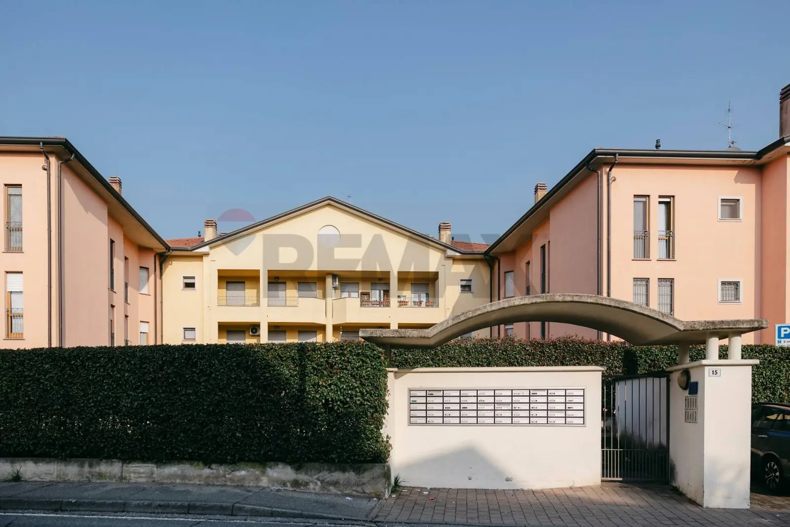 Appartamento in Vendita a Usmate Velate