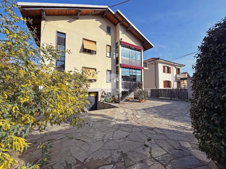 Trifamiliare in vendita a Pinerolo