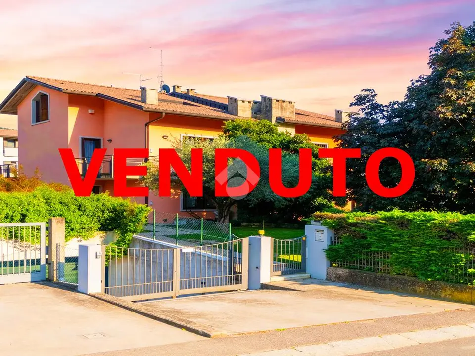 Porzione di bifamiliare in vendita a Verona